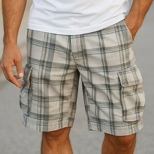 American Rag Men's size 40 Gray White Flat Front Plaid cargo relaxed fix Shorts